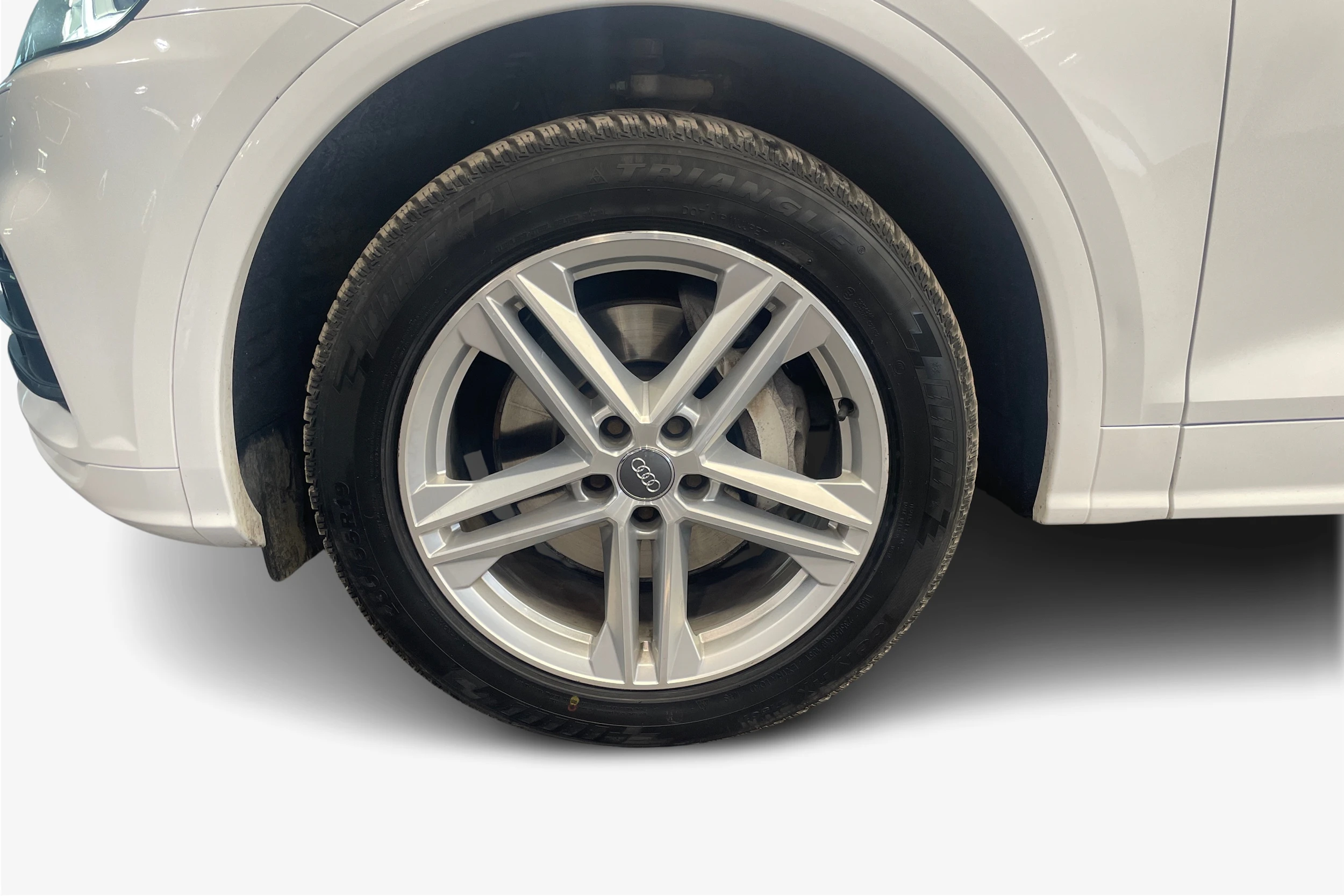 valkoinen Audi Q5 2018 kuva 9.