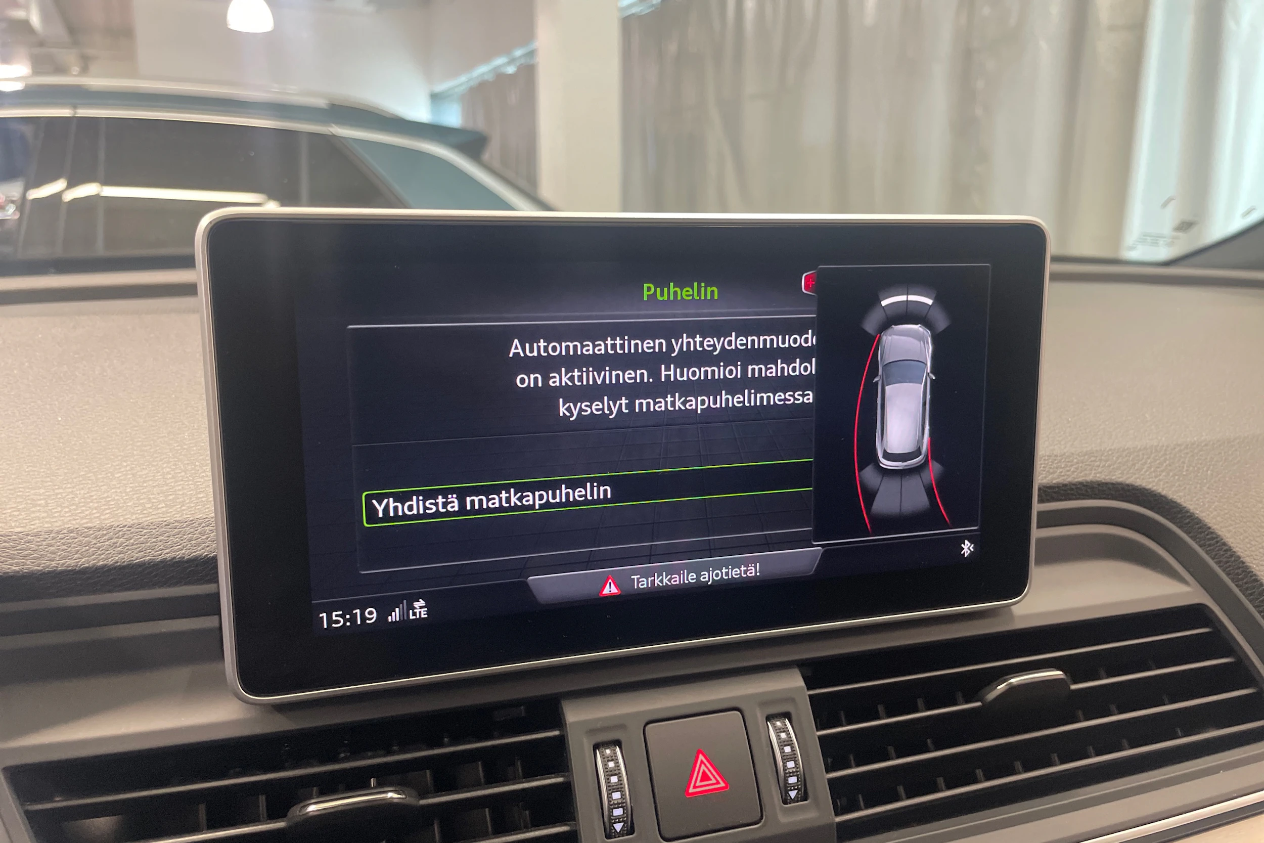 valkoinen Audi Q5 2018 kuva 15.