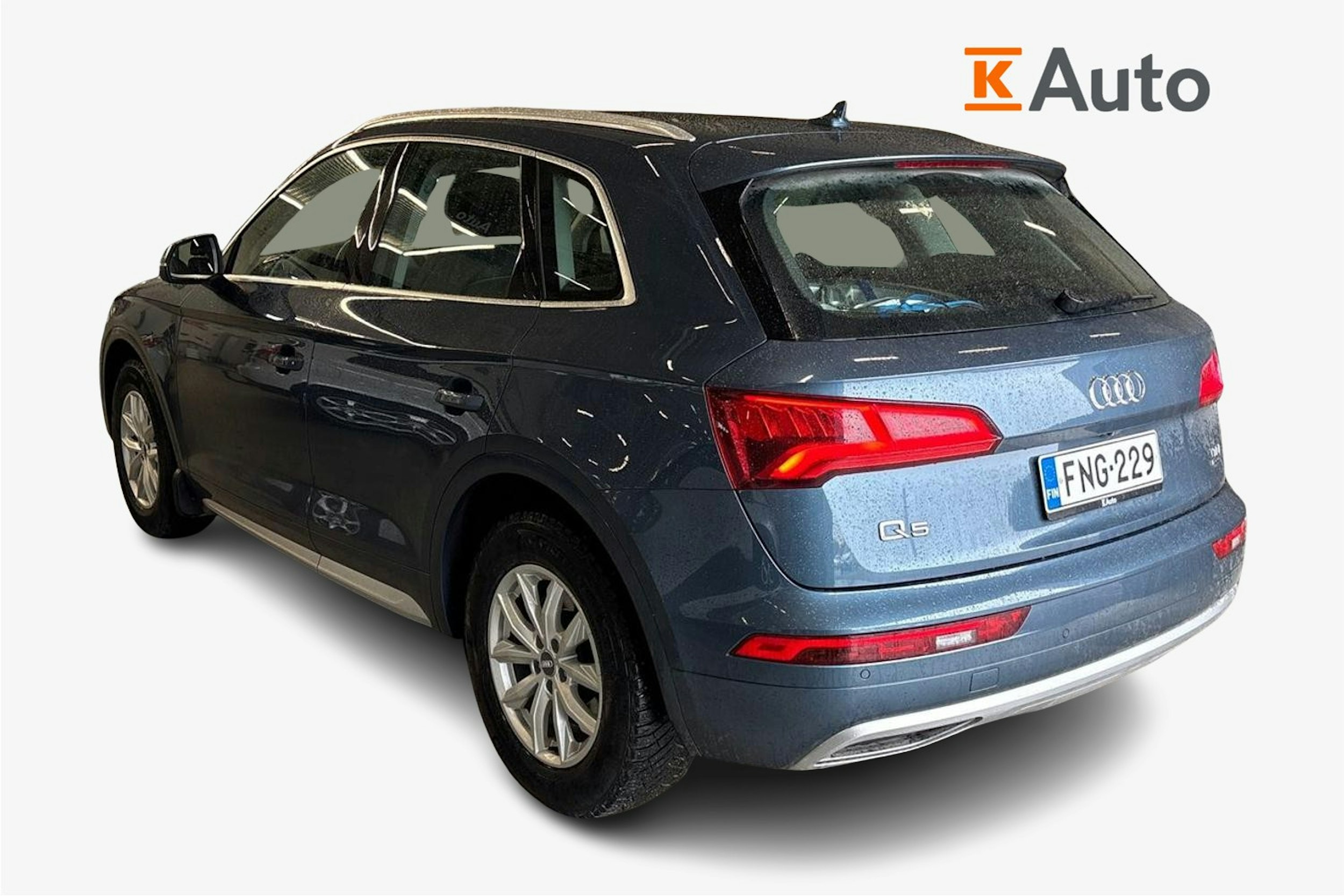 sininen Audi Q5 2018 kuva 2.