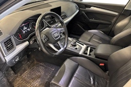 sininen Audi Q5 2018 kuva 3.