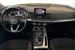 Valkoinen Audi Q5 2018 kuva 9.