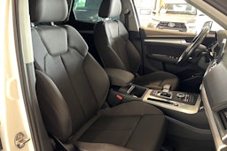 Valkoinen Audi Q5 2018 kuva 14.