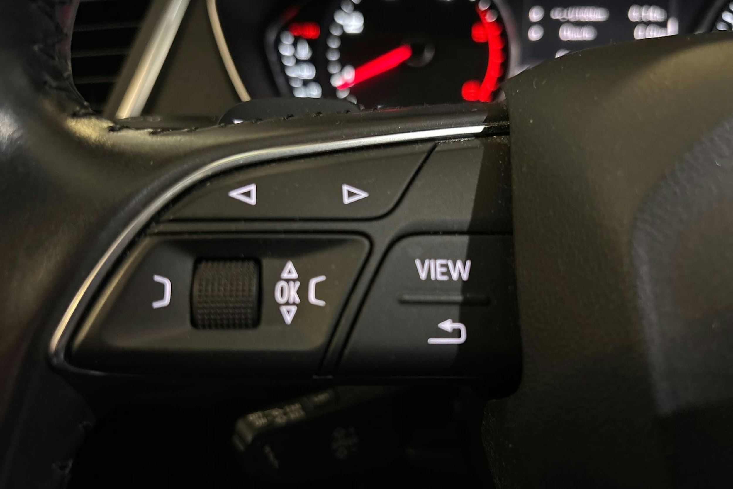 Valkoinen Audi Q5 2018 kuva 20.