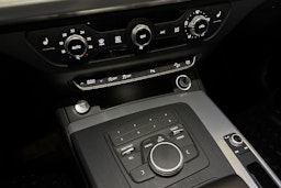 Valkoinen Audi Q5 2018 kuva 26.