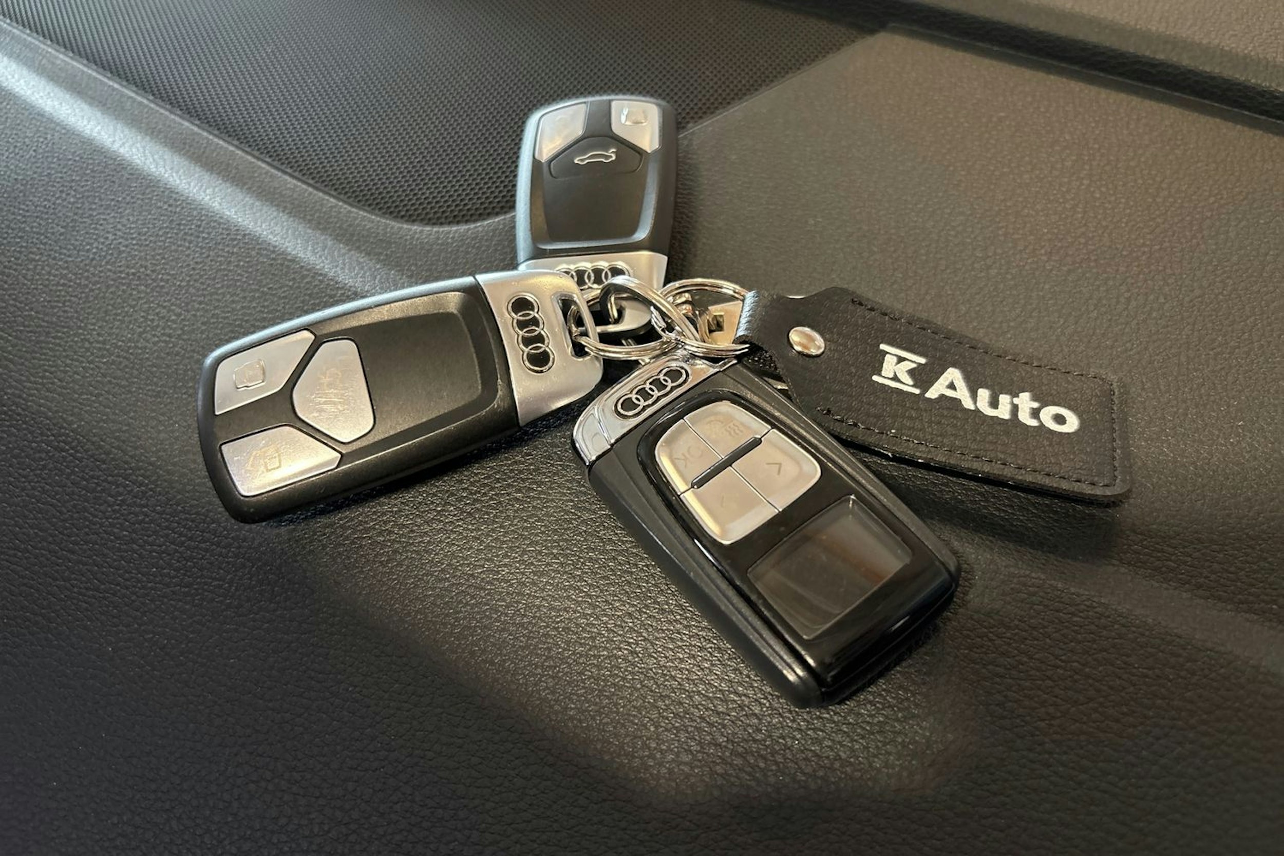 Valkoinen Audi Q5 2018 kuva 27.