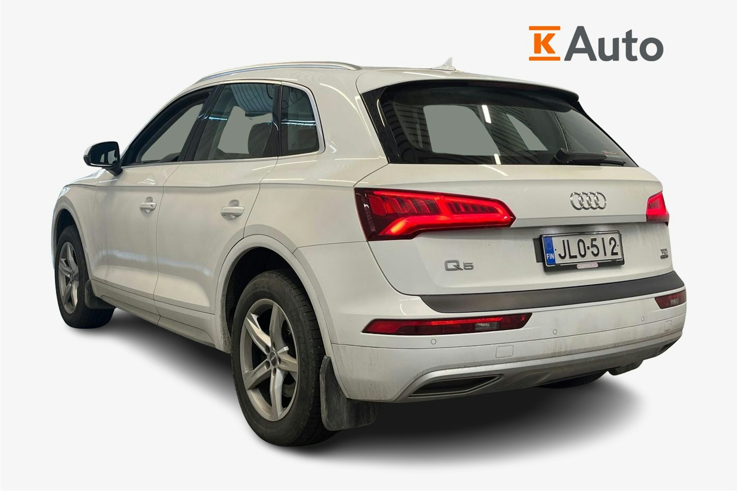 valkoinen Audi Q5 2018 kuva 2.