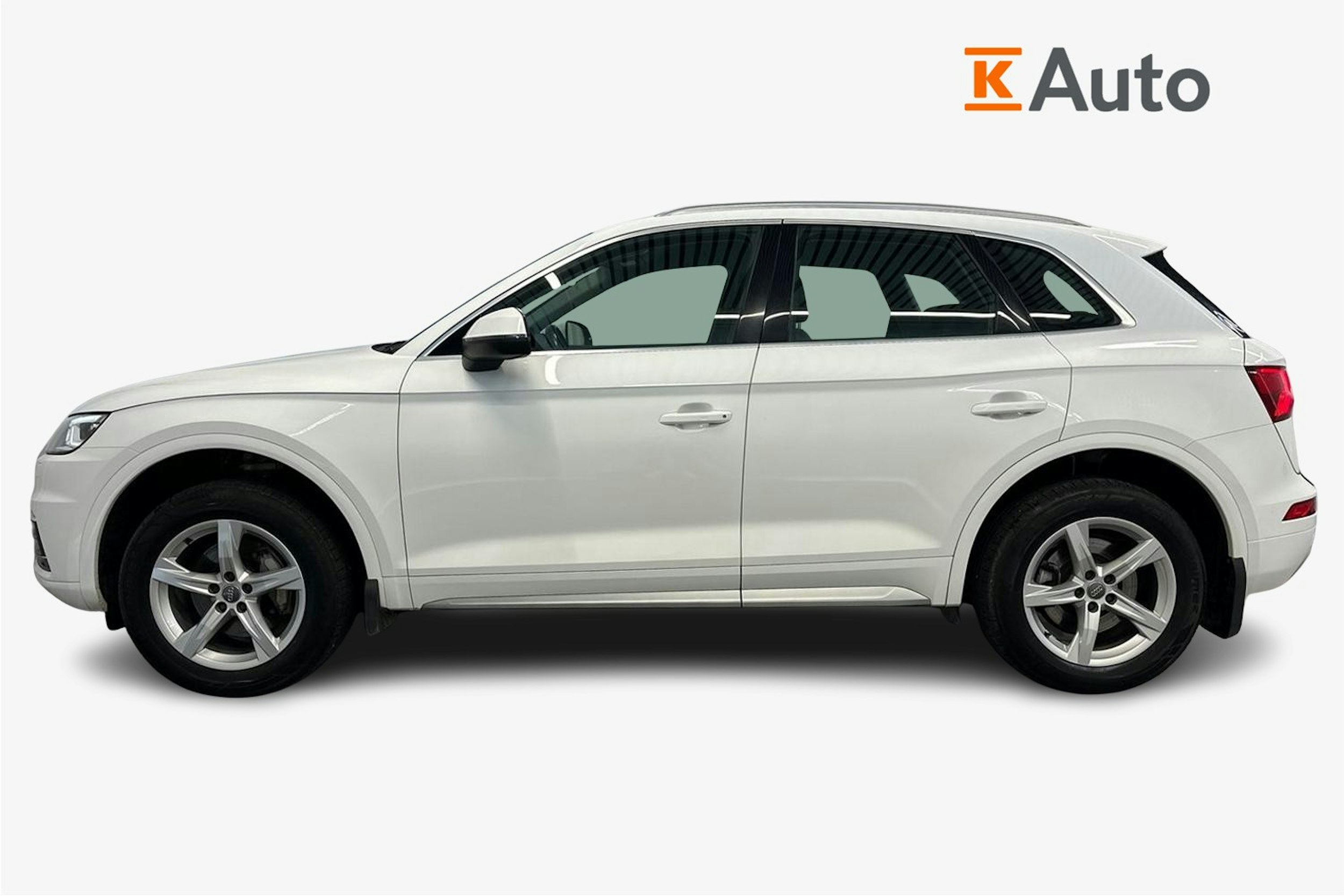 valkoinen Audi Q5 2018 kuva 6.