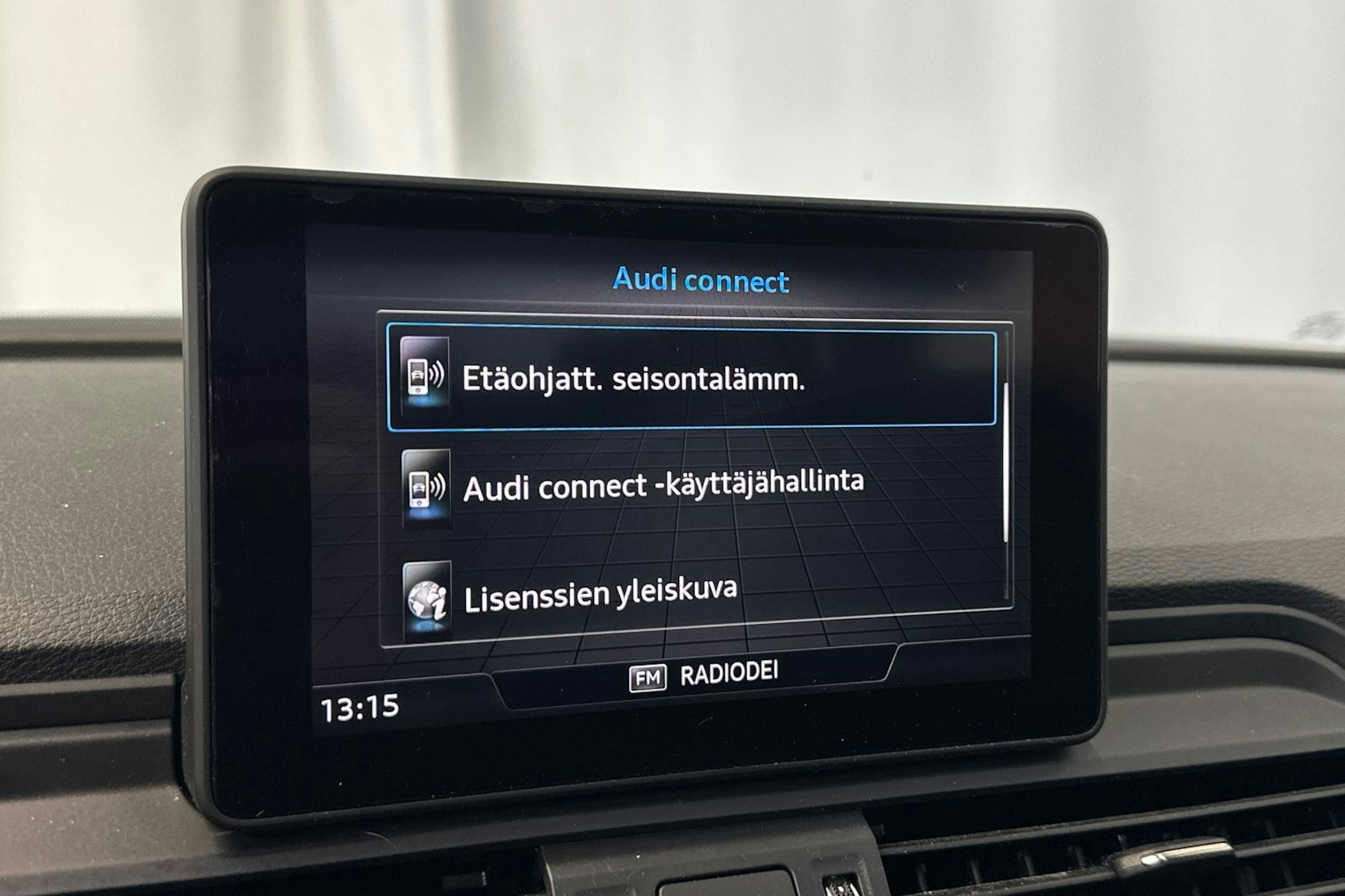 valkoinen Audi Q5 2018 kuva 20.