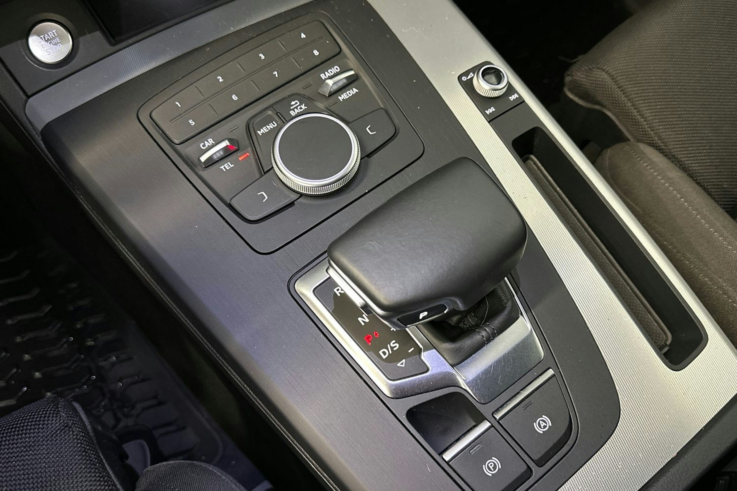 valkoinen Audi Q5 2018 kuva 26.