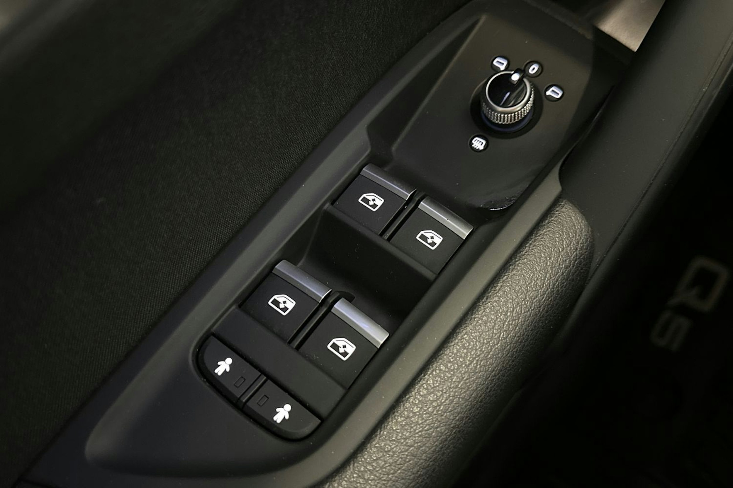 valkoinen Audi Q5 2018 kuva 31.