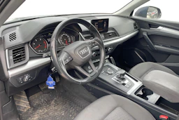 sininen Audi Q5 2018 kuva 3.