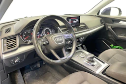 sininen Audi Q5 2018 kuva 6.