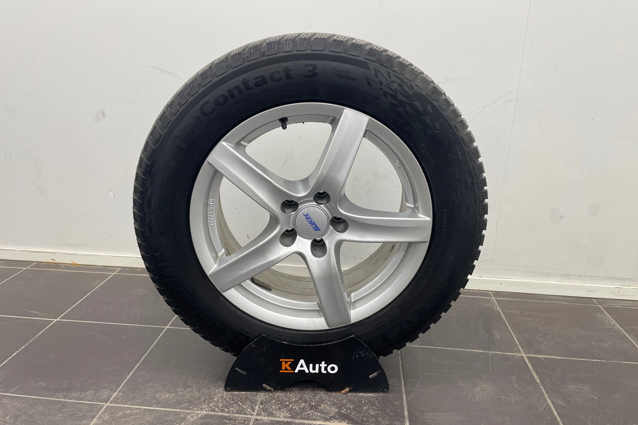 sininen Audi Q5 2018 kuva 10.