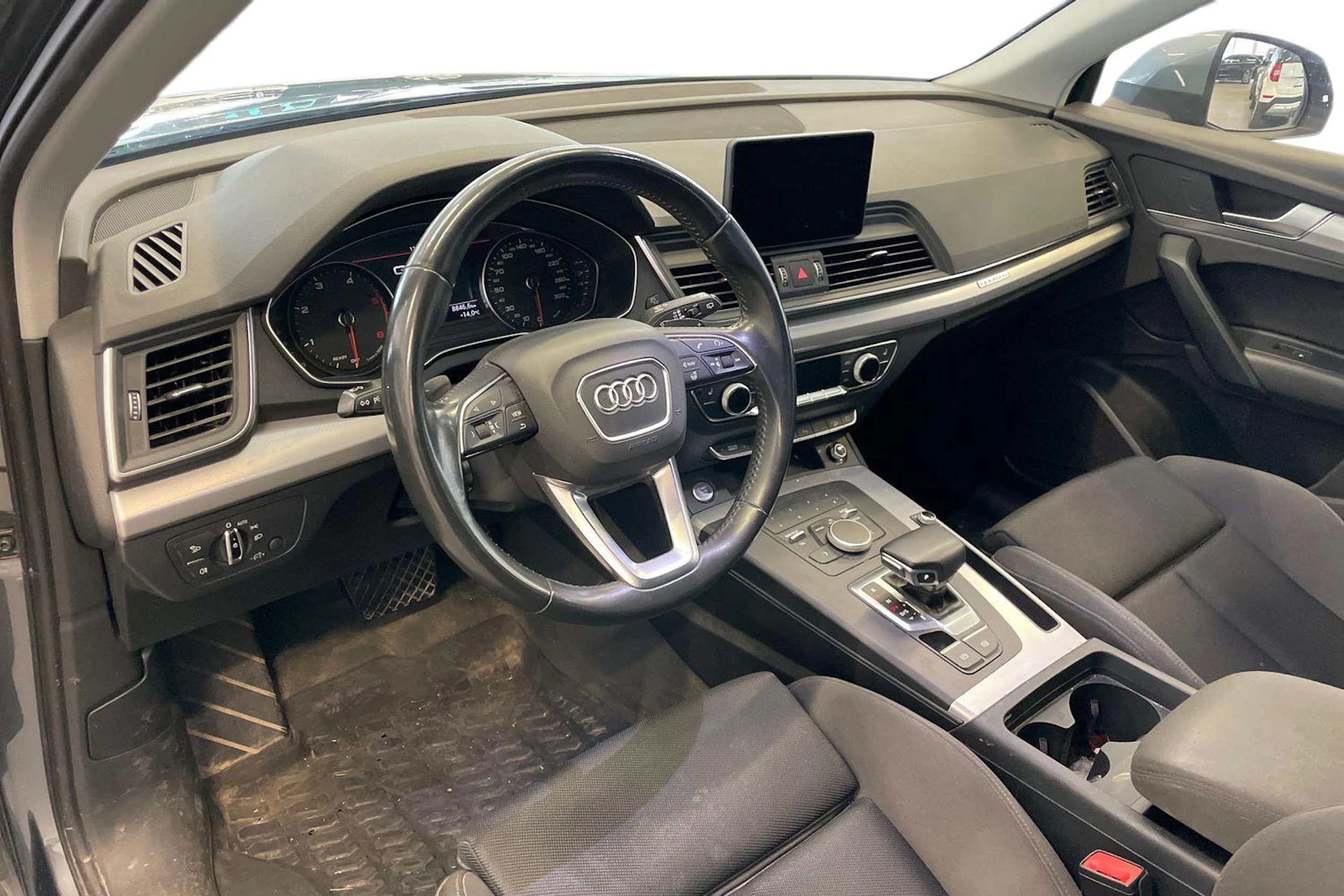 met. harmaa Audi Q5 2018 kuva 3.