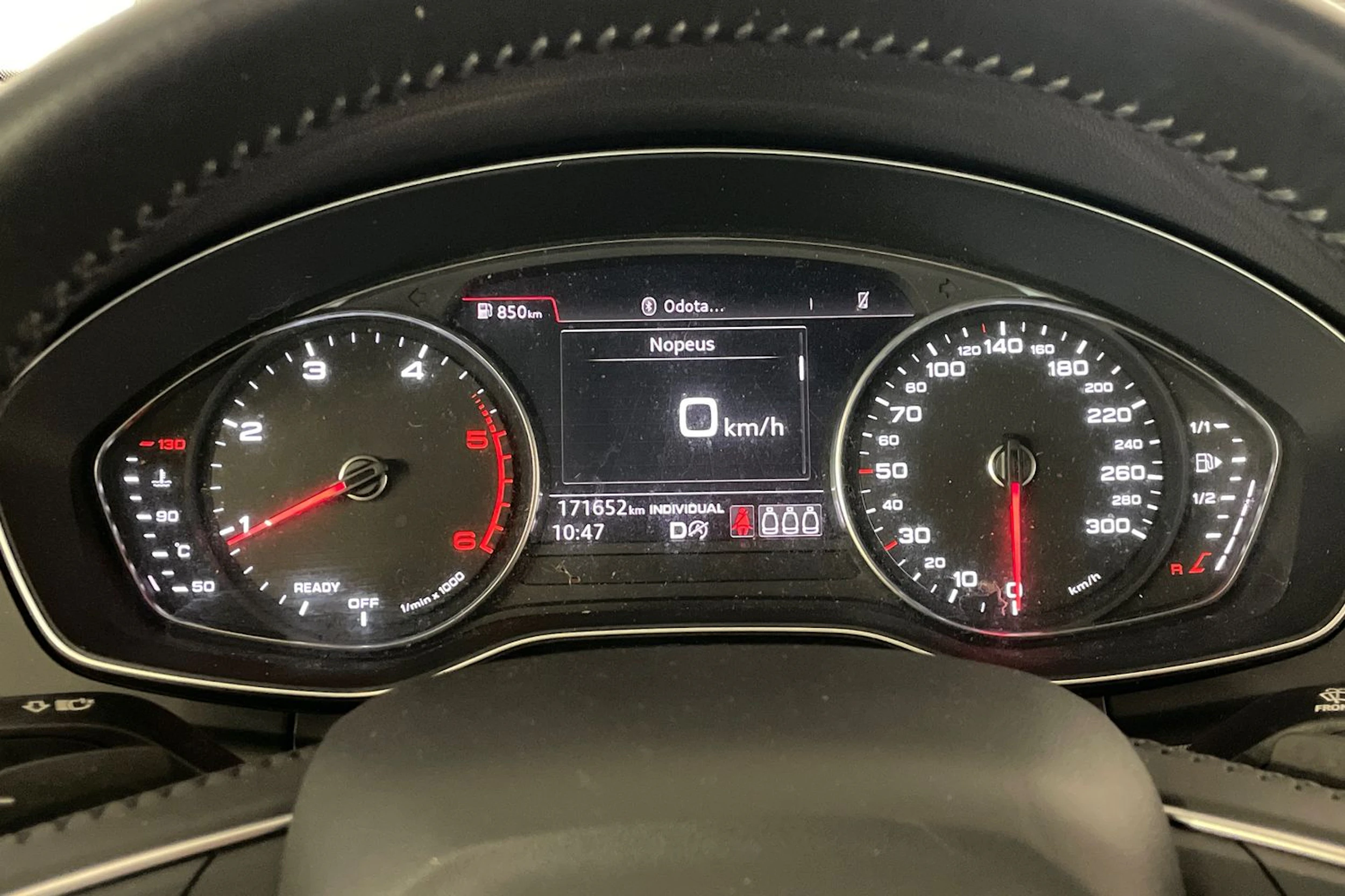 met. harmaa Audi Q5 2018 kuva 16.