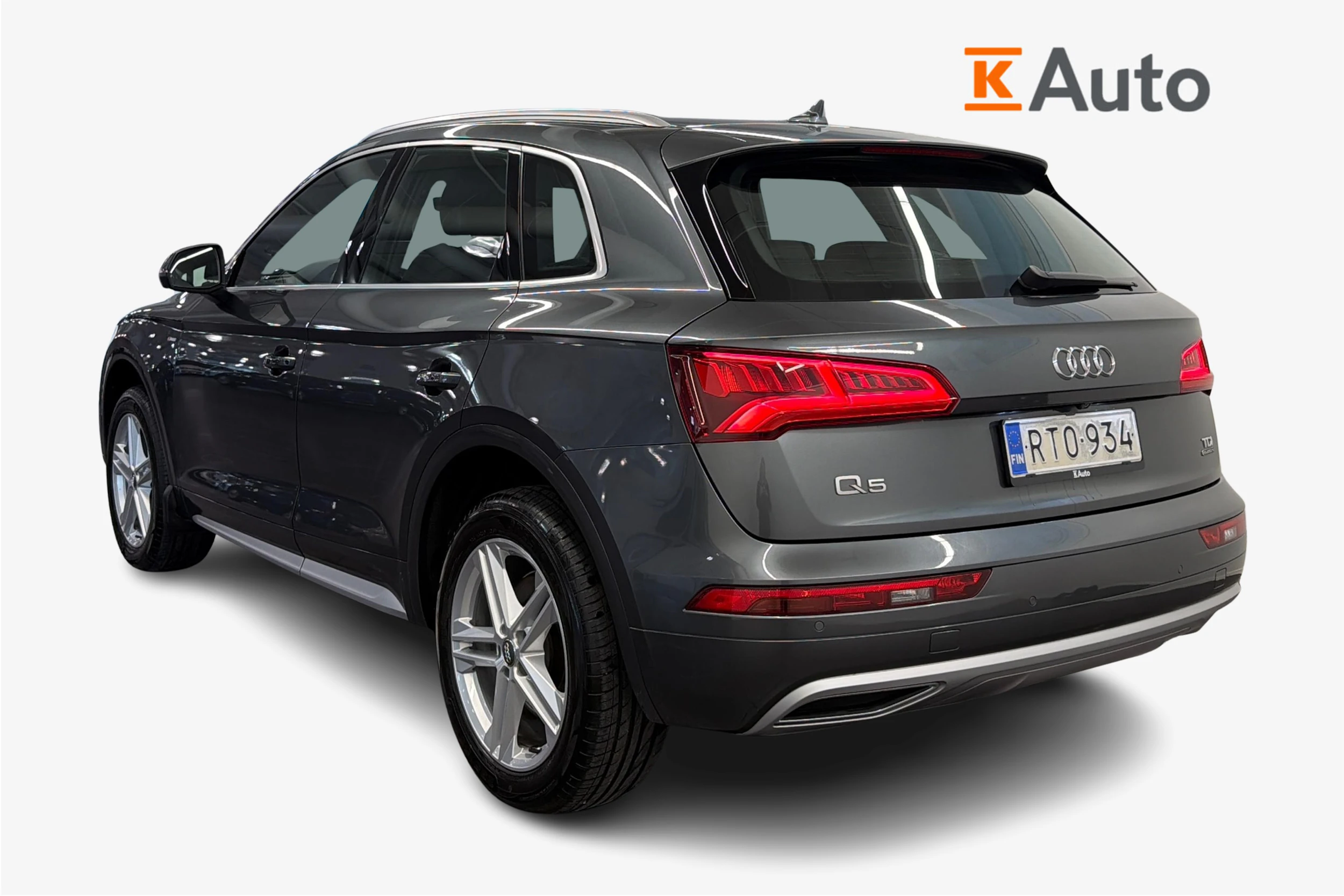 harmaa Audi Q5 2018 kuva 2.