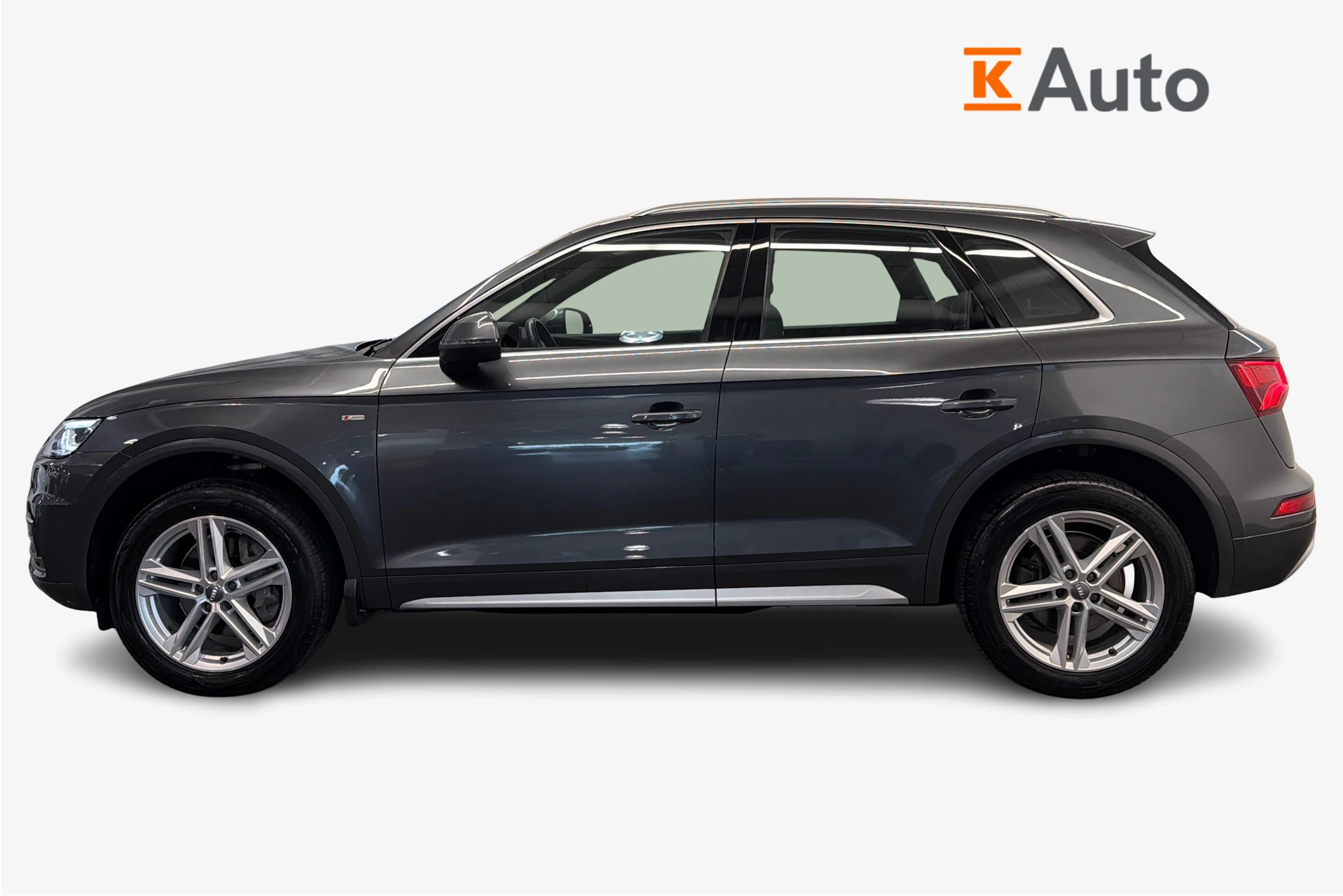 harmaa Audi Q5 2018 kuva 5.