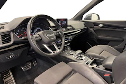 harmaa Audi Q5 2018 kuva 6.