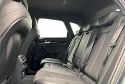 harmaa Audi Q5 2018 kuva 8.