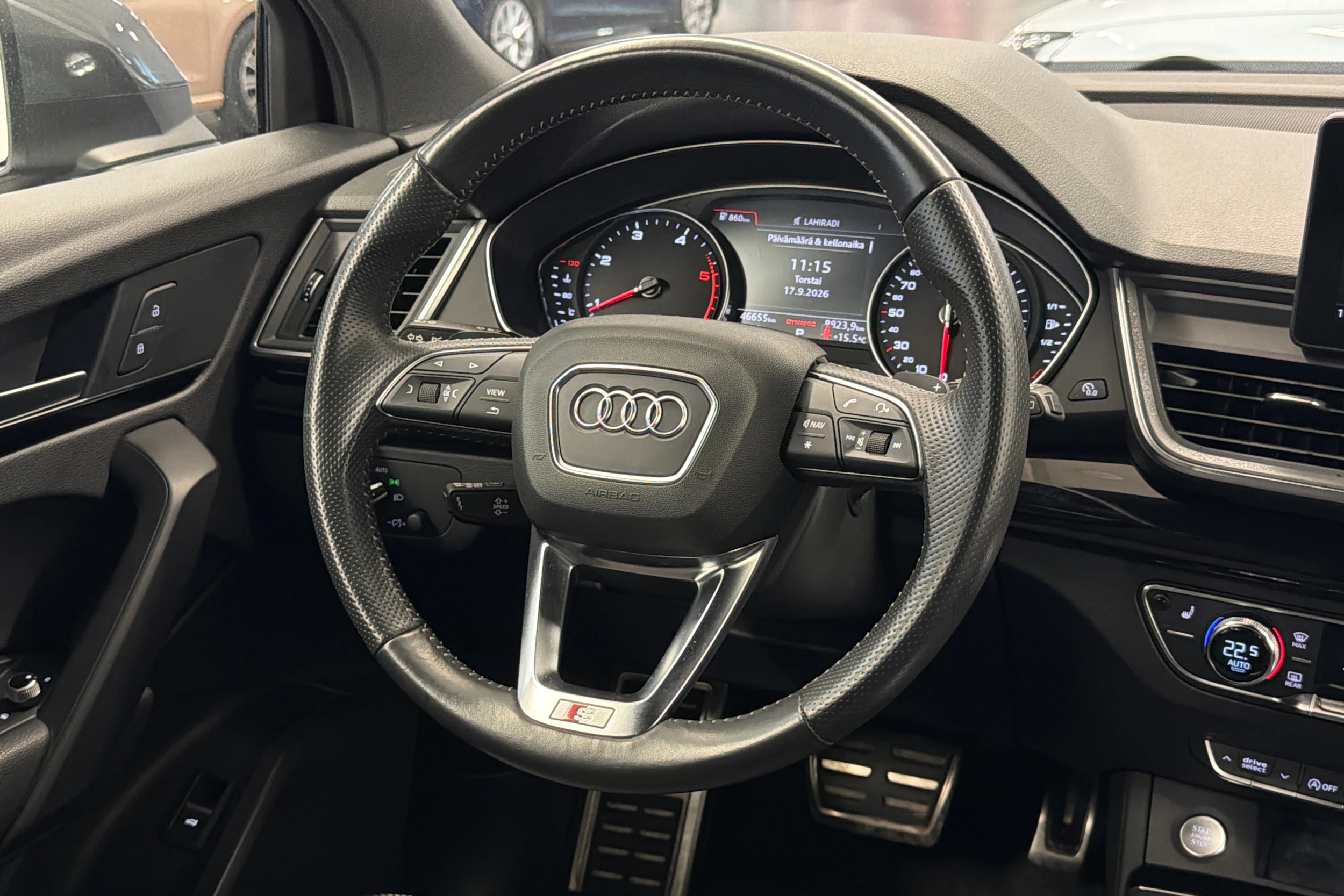 harmaa Audi Q5 2018 kuva 15.