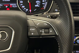 harmaa Audi Q5 2018 kuva 17.