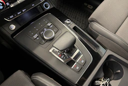 harmaa Audi Q5 2018 kuva 22.