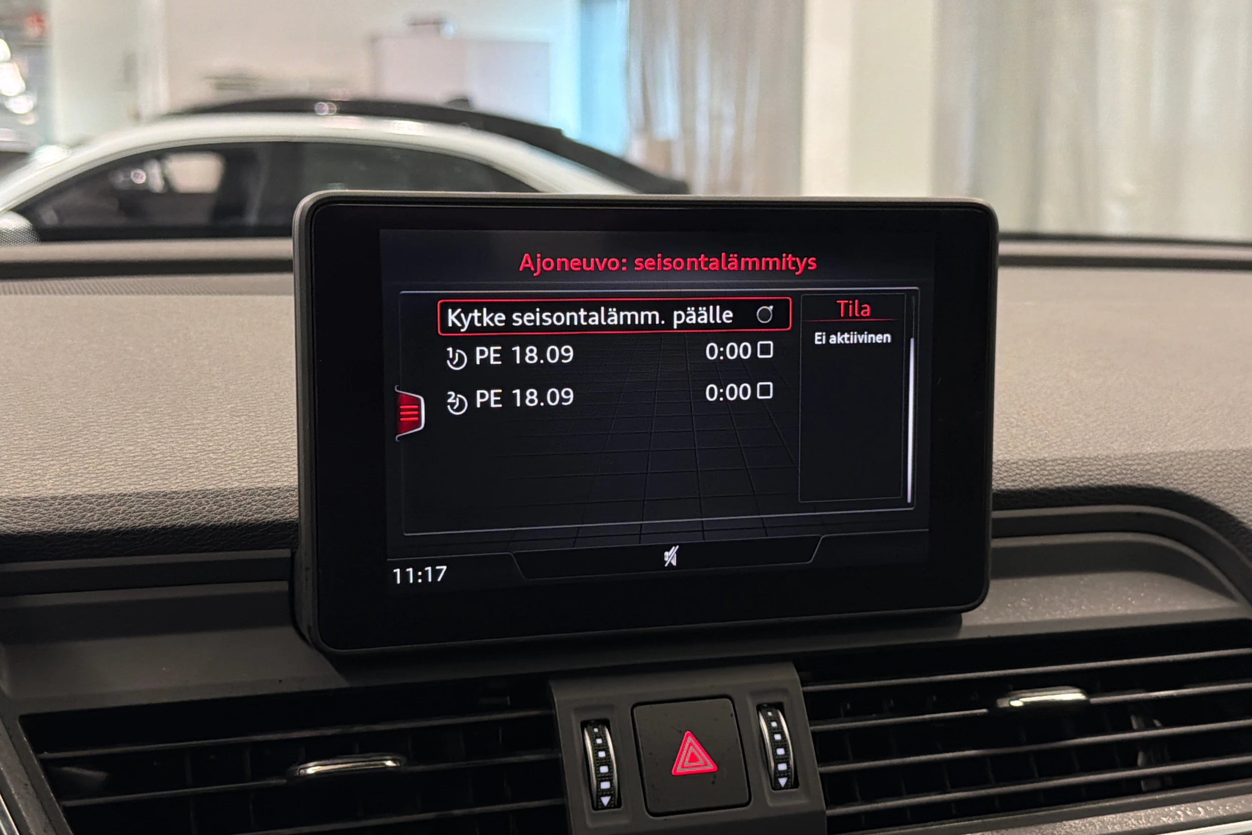 harmaa Audi Q5 2018 kuva 26.