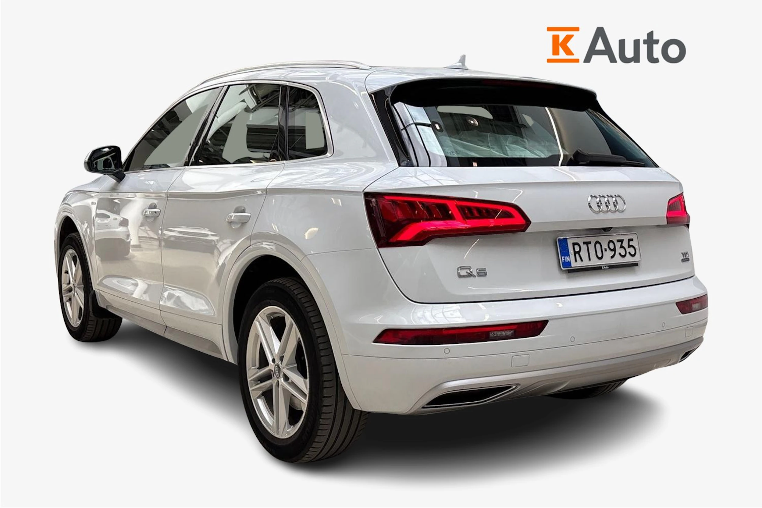 valkoinen Audi Q5 2018 kuva 3.