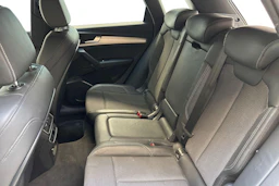 valkoinen Audi Q5 2018 kuva 11.