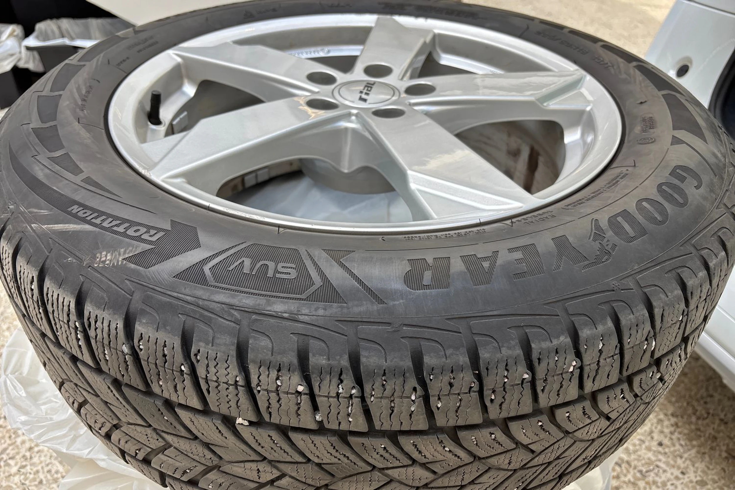 valkoinen Audi Q5 2018 kuva 15.