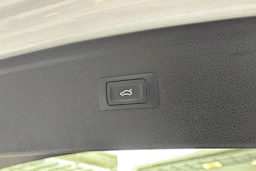valkoinen Audi Q5 2018 kuva 16.