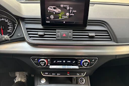 valkoinen Audi Q5 2018 kuva 24.