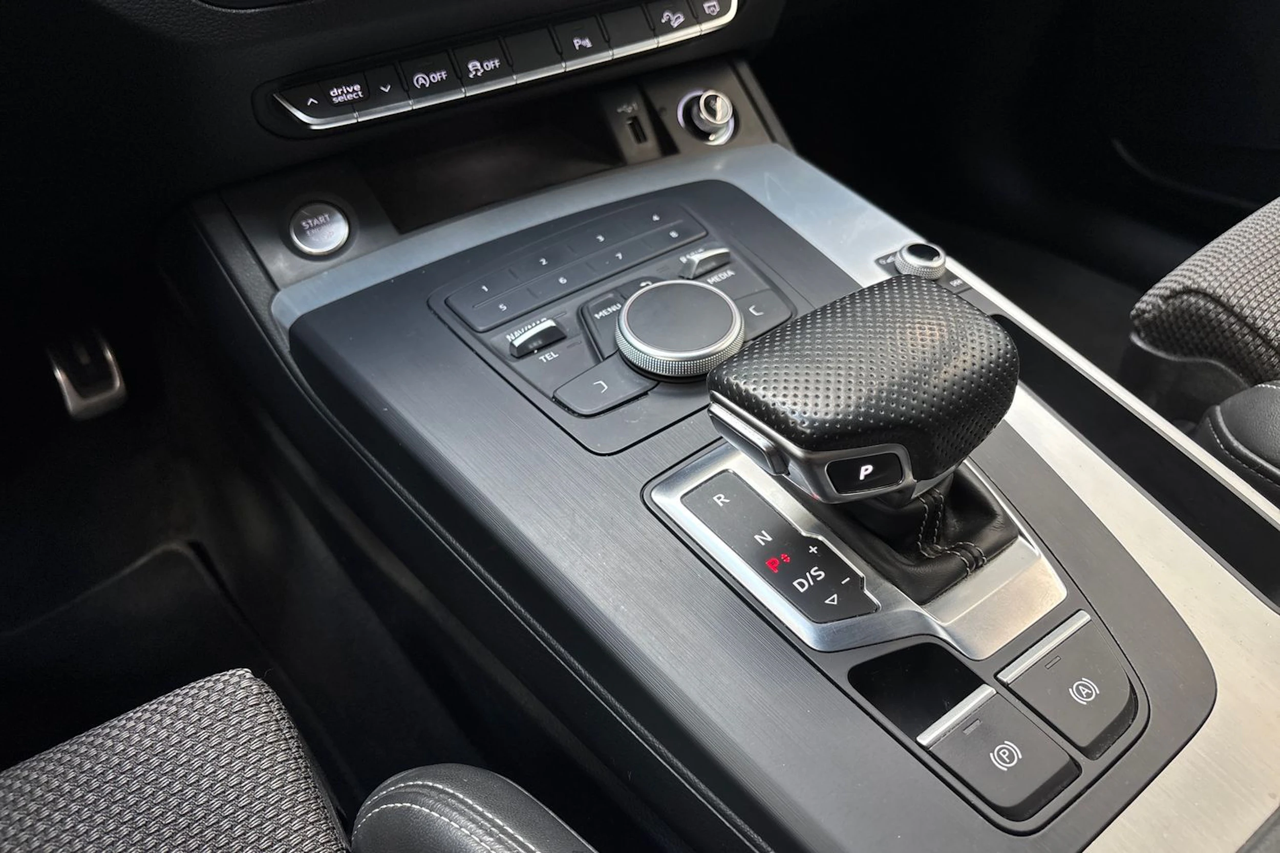 valkoinen Audi Q5 2018 kuva 25.