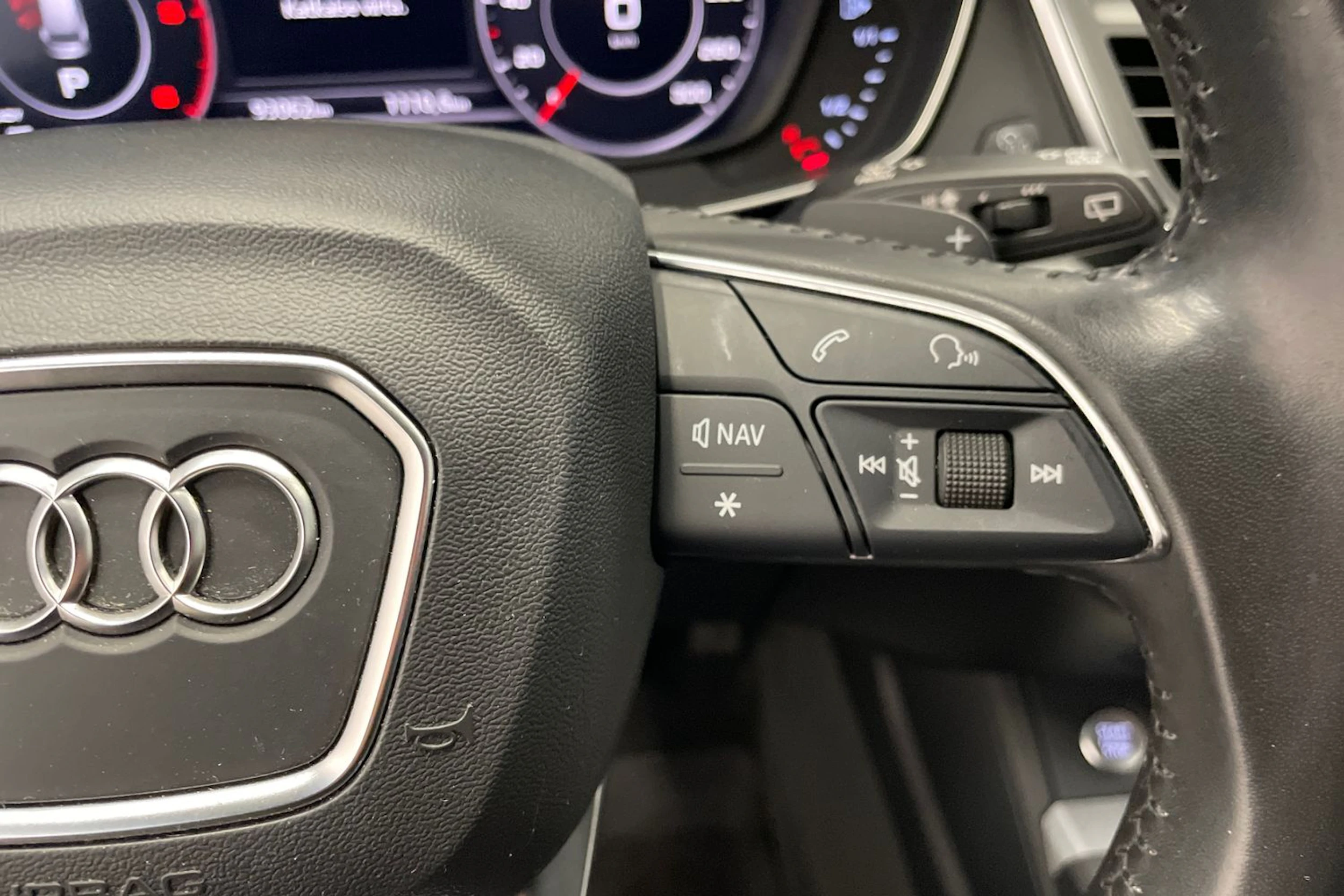 Hopea Audi Q5 2018 kuva 12.