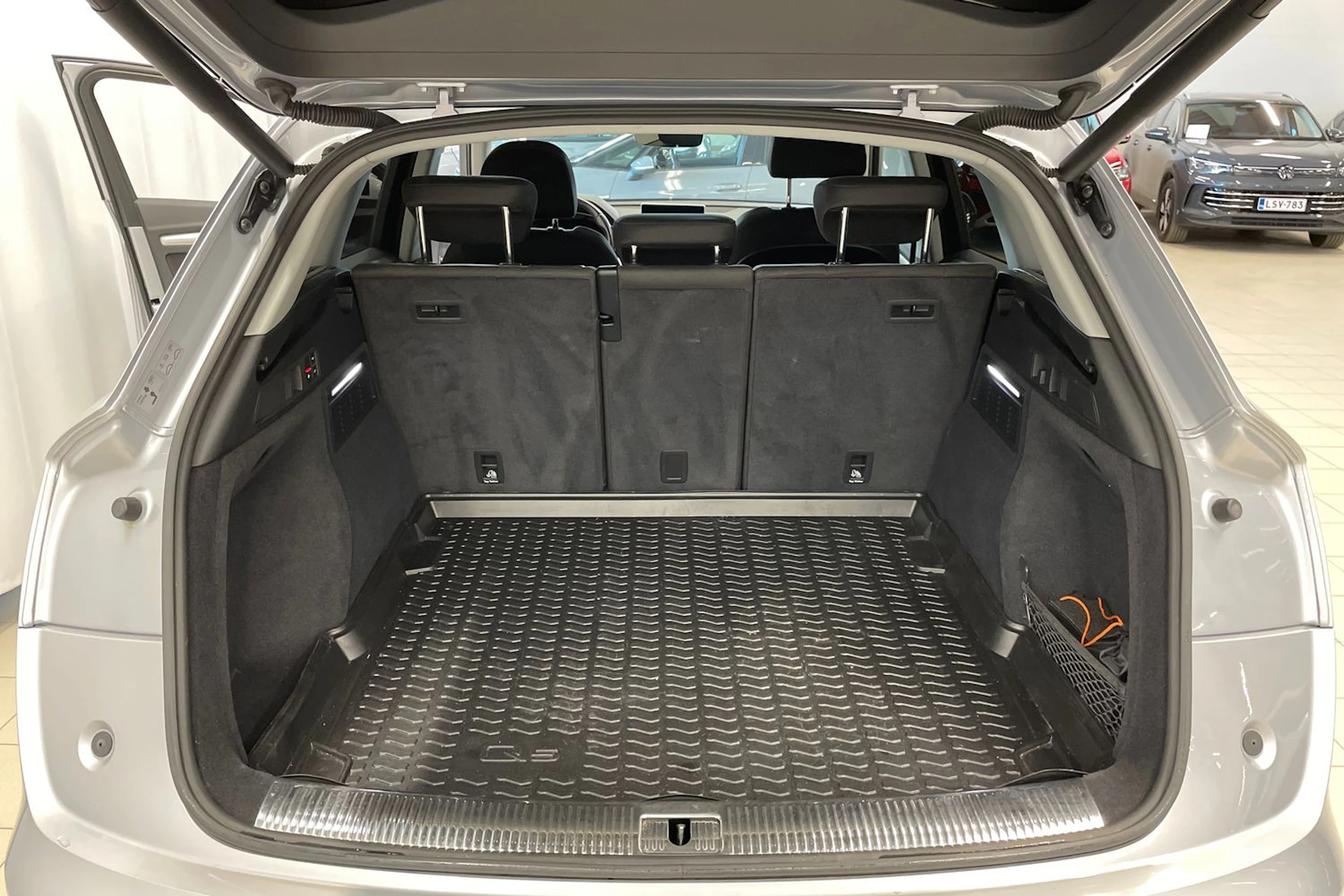 Hopea Audi Q5 2018 kuva 18.