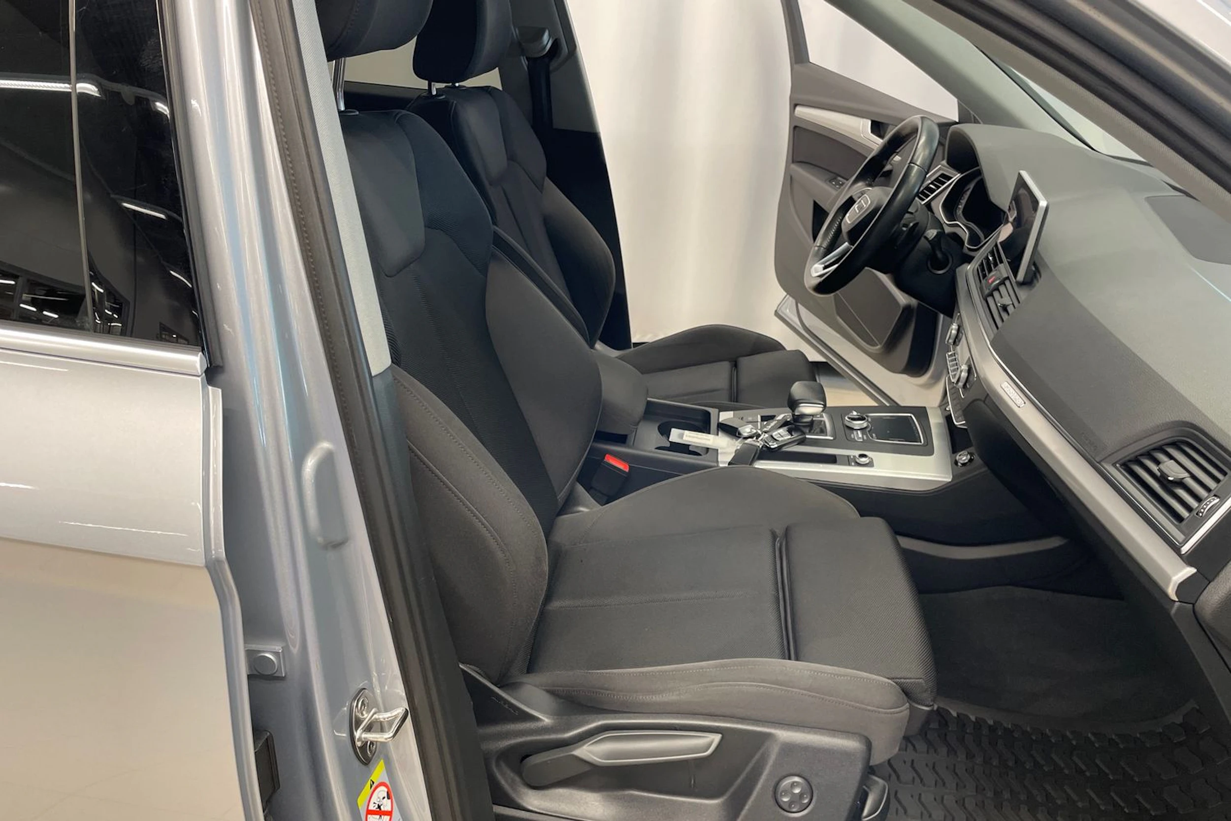 Hopea Audi Q5 2018 kuva 24.