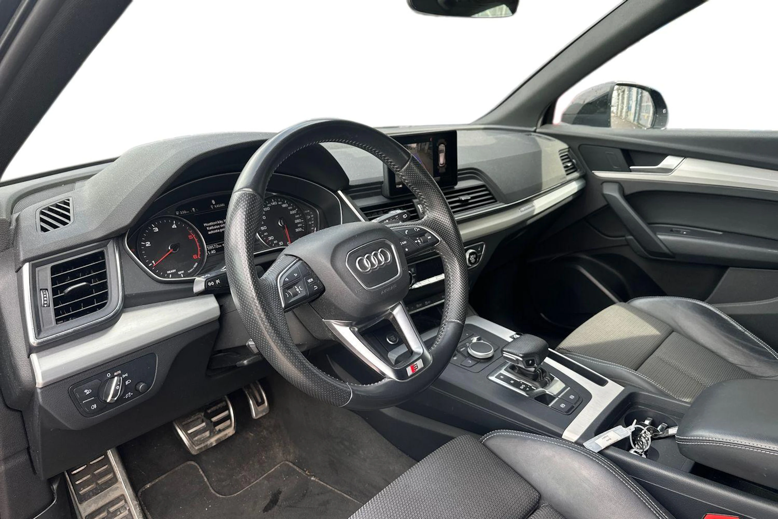 Musta Audi Q5 2018 kuva 3.