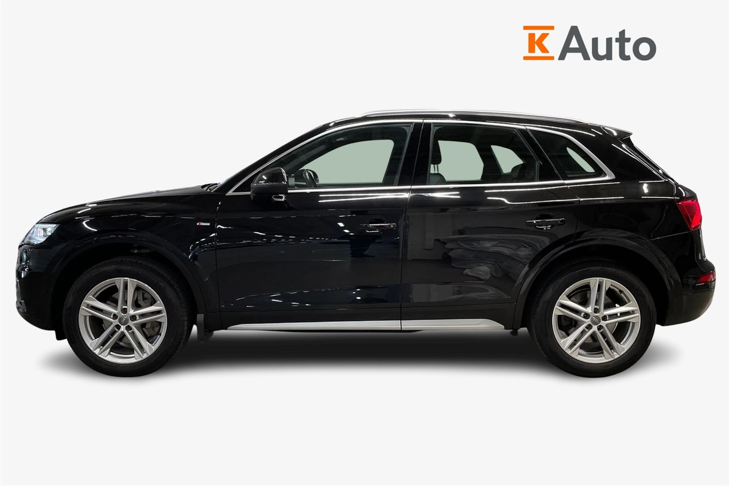 Musta Audi Q5 2018 kuva 5.