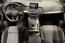 Musta Audi Q5 2018 kuva 7.