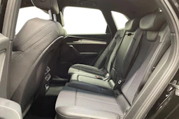 Musta Audi Q5 2018 kuva 8.