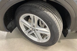 Musta Audi Q5 2018 kuva 10.