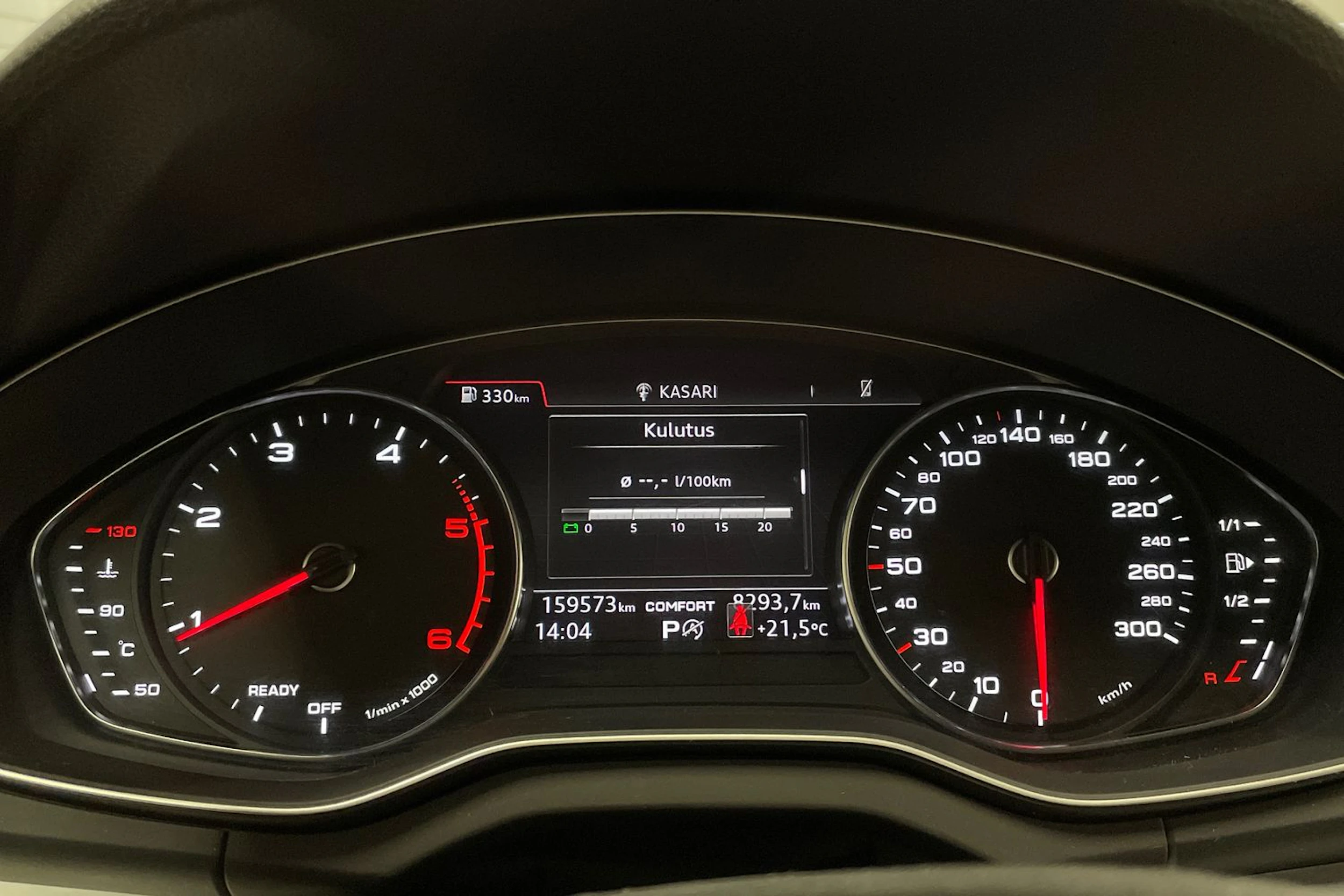 Musta Audi Q5 2018 kuva 14.