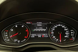 Musta Audi Q5 2018 kuva 14.