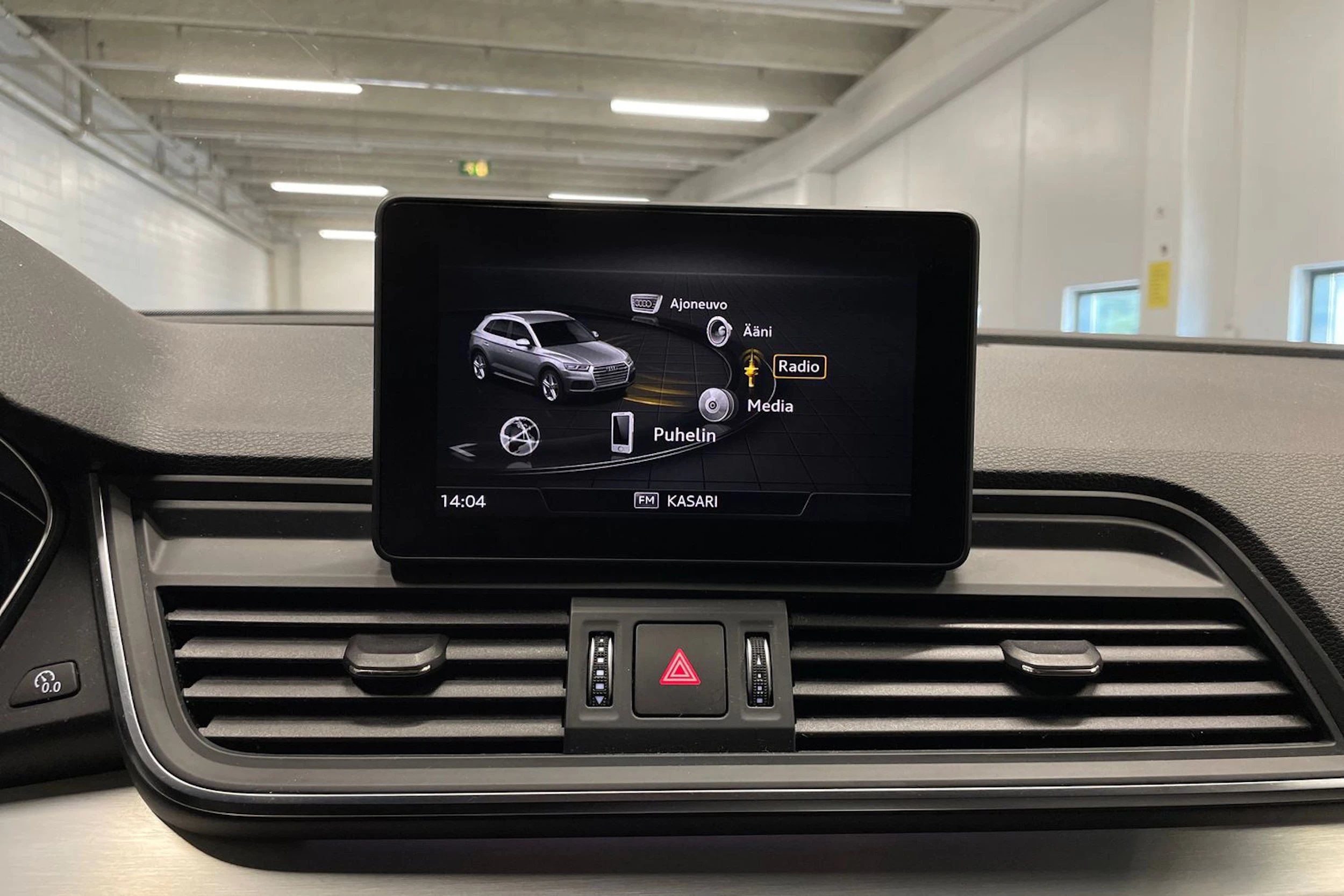 Musta Audi Q5 2018 kuva 15.