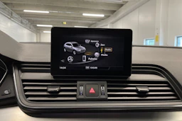 Musta Audi Q5 2018 kuva 15.