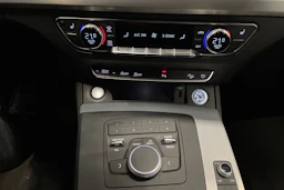 Musta Audi Q5 2018 kuva 17.