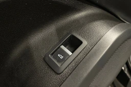 Musta Audi Q5 2018 kuva 22.