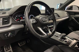 Musta Audi Q5 2018 kuva 23.