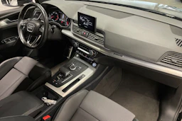 Musta Audi Q5 2018 kuva 25.