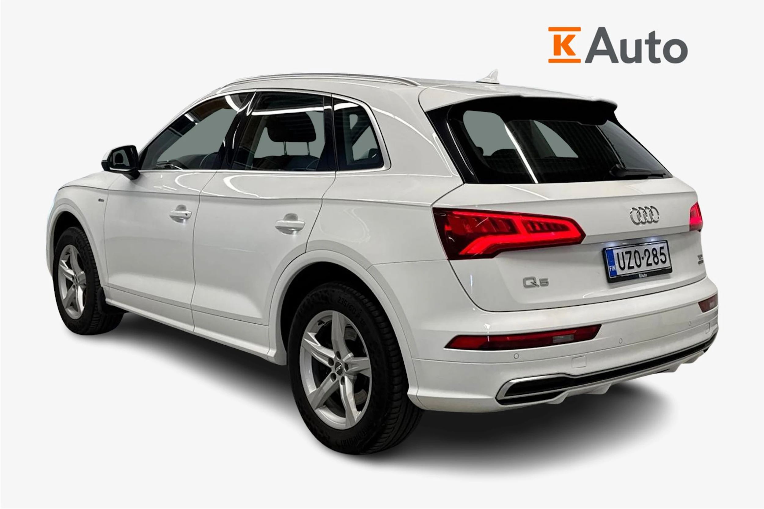 valkoinen Audi Q5 2018 kuva 2.
